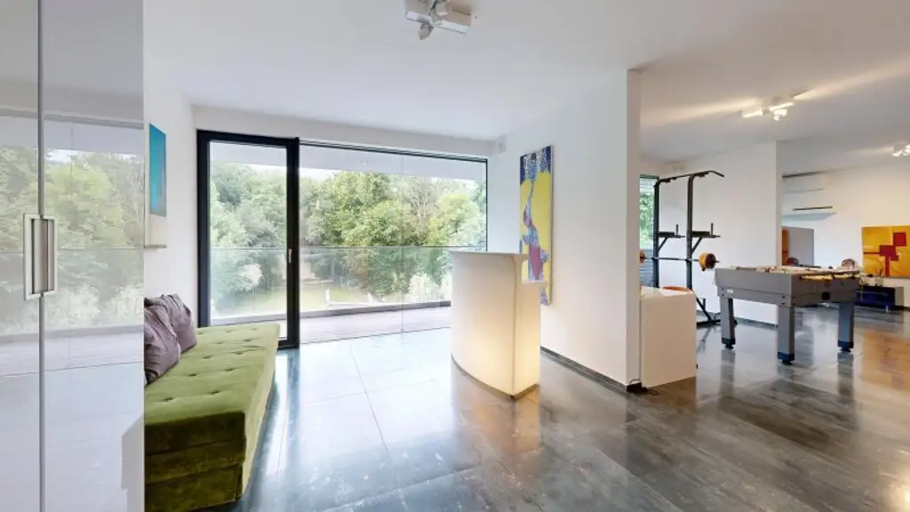 Luxusvilla mit Infinitypool in absoluter Ruhelage in Hinterbrühl – Exklusives Anwesen mit Top-Ausstattung