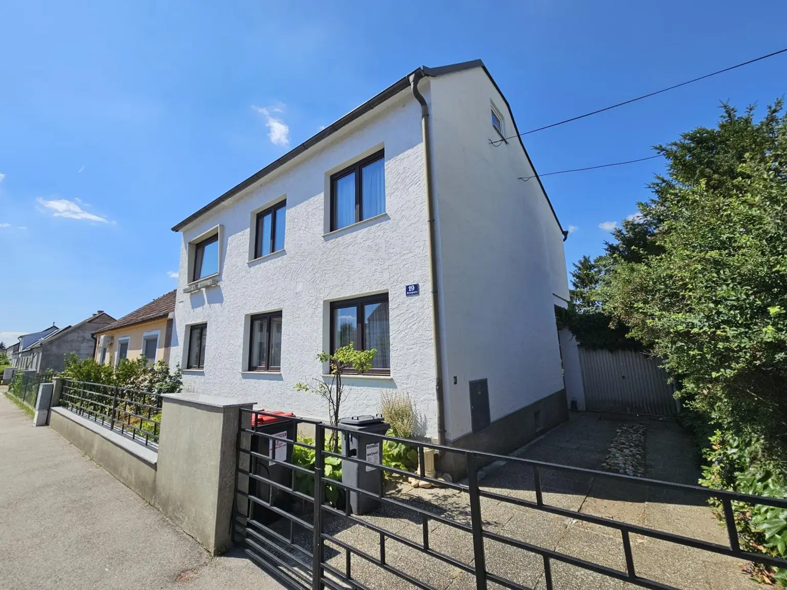 Straßenansicht Haus (2)