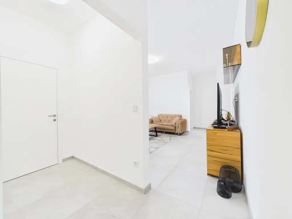 Kernsaniertes Anlageobjekt mit großzügigen Büroflächen und Wohneinheiten in 4050 Traun