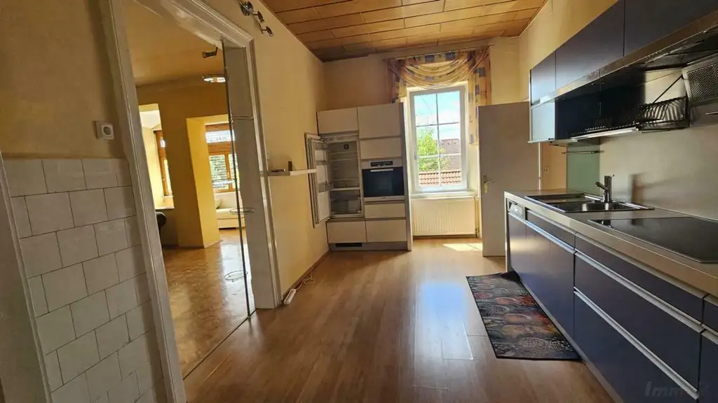 **Villa mit Türmchen in bester Lage  ** 2 Wohneinheiten ** parkähnlicher Garten **2 Parzellen **