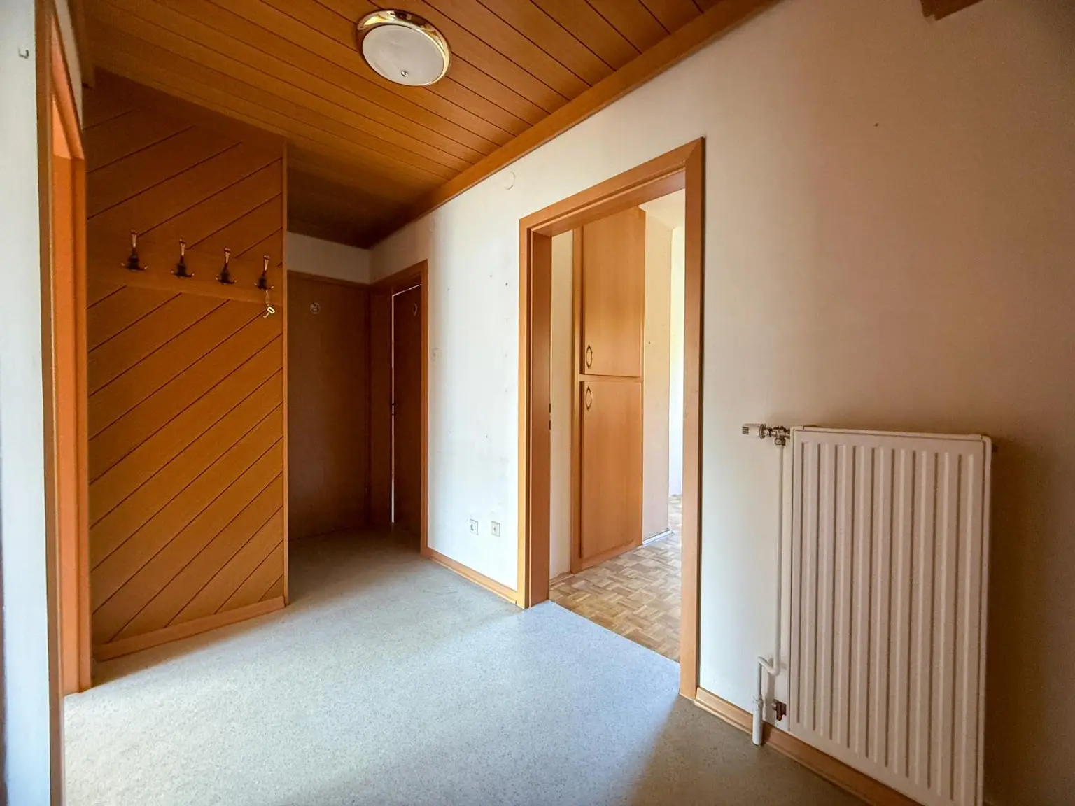 *** 63,5m² - 3 Zimmer Juwel, saniert, im Zentrum Bruck/Mur, teilmöbliert mit Parkplatz und verglasten Balkon ***