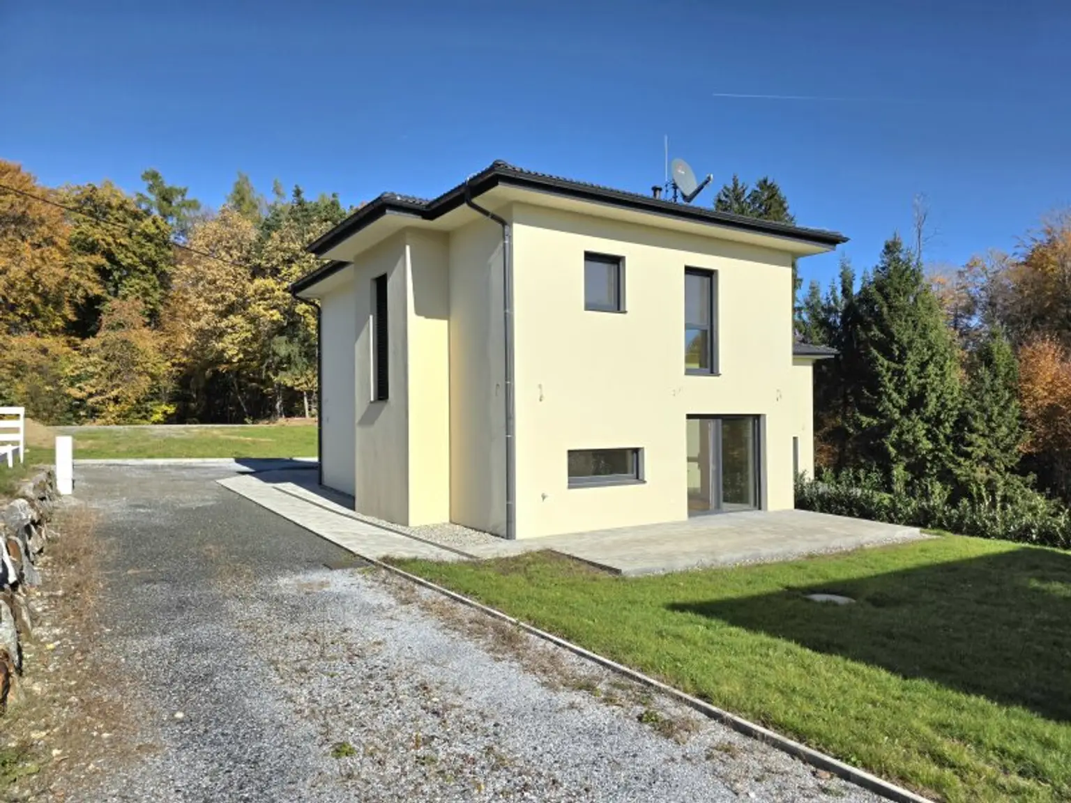 Erstbezug! Modernes Einfamilienhaus in idyllischer Lage!