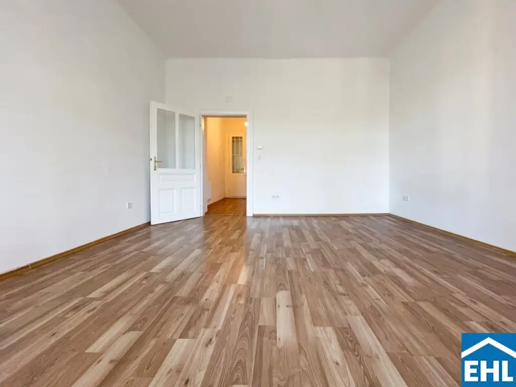 In U-Bahn-Nähe: Singlewohnung in wunderschönem Altbau