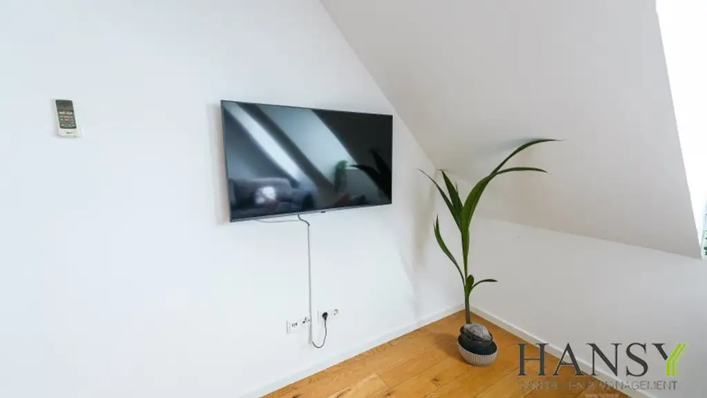 Voll möblierte Maisonette mit großer Terrasse & viel Platz – Dachgeschosswohnung in Toplage!