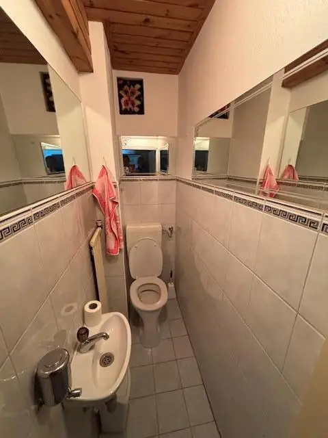 WC EG