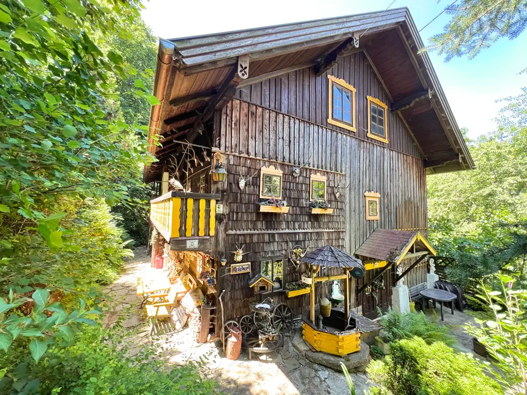 Alleinlage - Naturnahe Ruheoase, liebevolles Waldhaus aus Holz