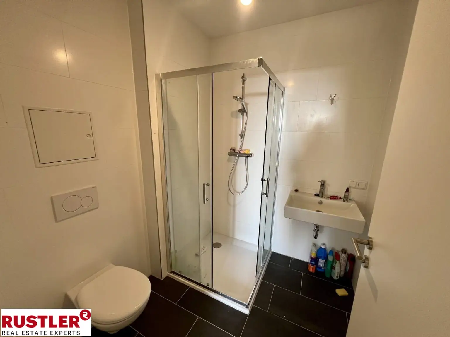 **ATTEMSGARTEN - HOCHWERTIGE 4 Zi WOHNUNG INKL. KÜCHE - 2 TERRASSEN - 2 BÄDER UND FITNESS**