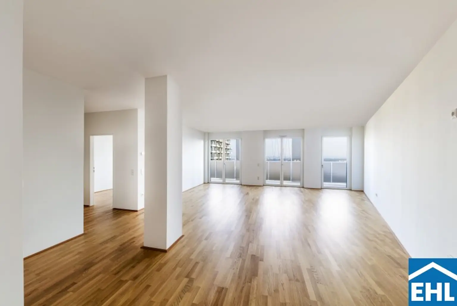 Panorama Wohnung im 32. Stock des Q-Tower mit Südost-Ausrichtung