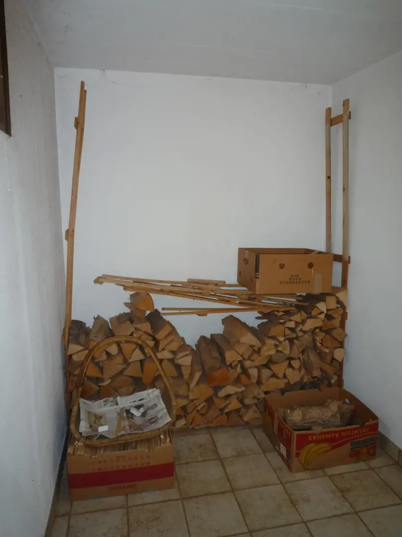Holzlager Kachelofen