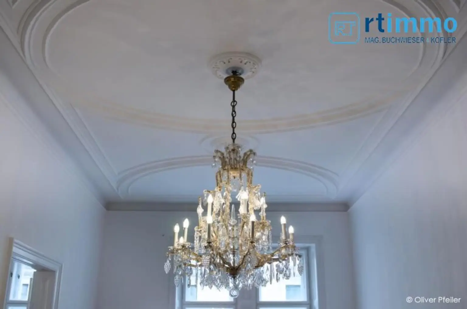 REPRÄSENTATIVE KLASSISCHE BEL ETAGE WOHNUNG IM BOTSCHAFTSVIERTEL