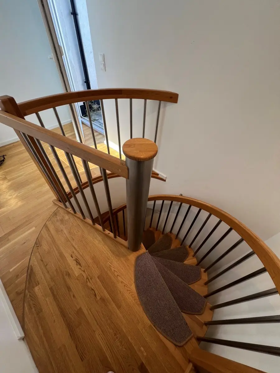 13u | TRAUMHAFTE Dachgeschosswohnung - Top Zustand, Terrasse mit Ausblick | Prima Service Immobilien