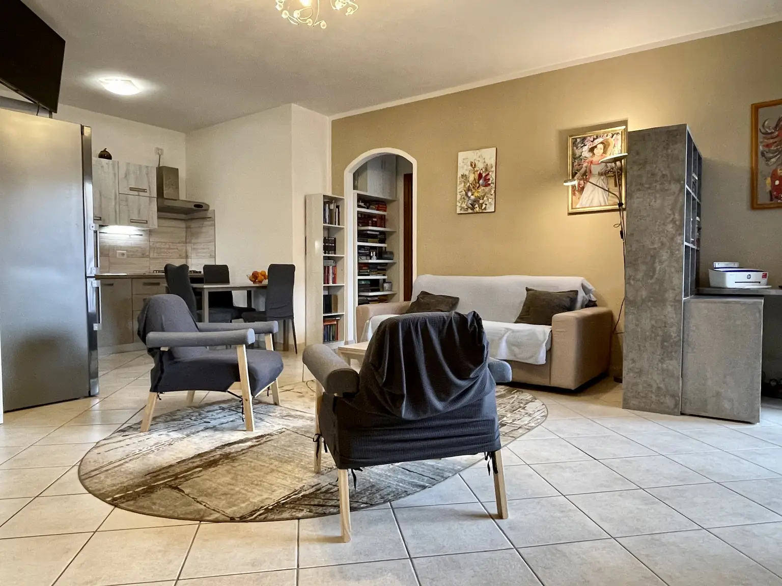 Sardinien: Sonnige 3-Zimmer‑Wohnung mit Terrasse & Bergblick - nur 7 km zum Meer