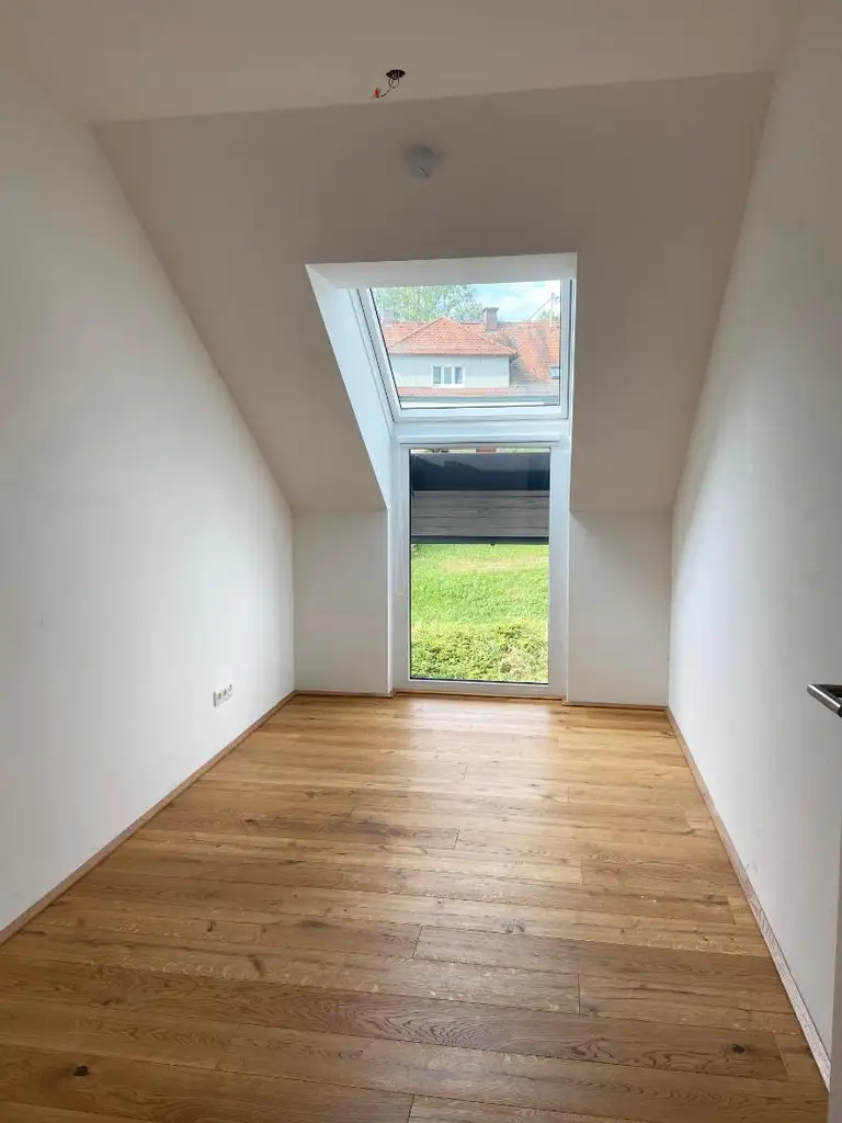Moderne Dachgeschosswohnung inkl. Einbauküche und Loggia - Top A08