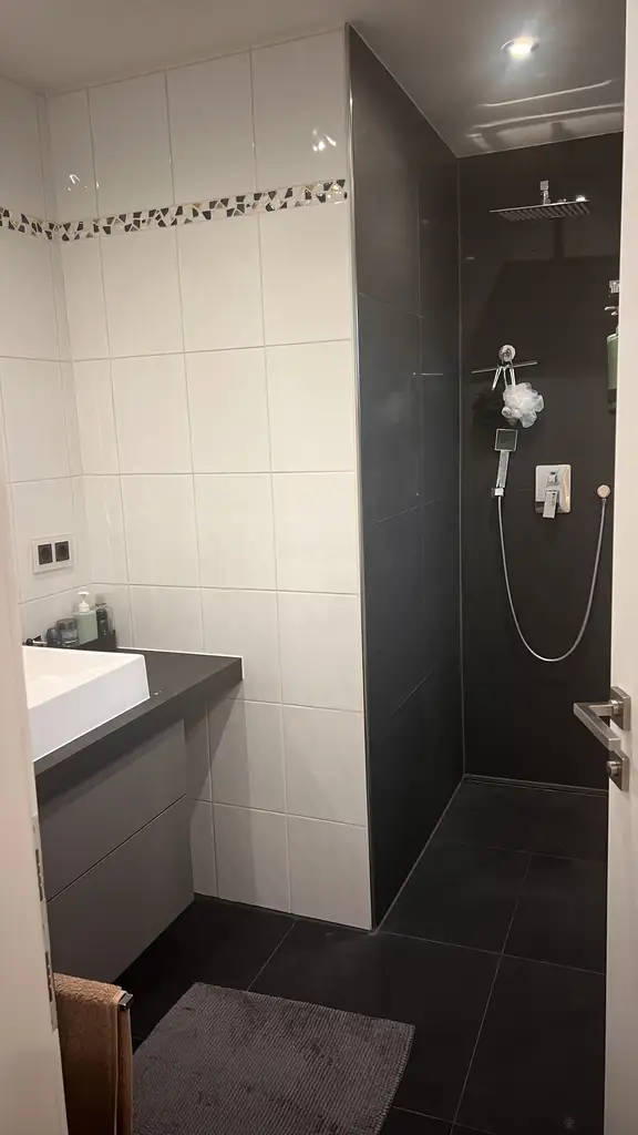 Moderne Gartenwohnung mit Pool: Komfortables Wohnen in Wals- Siezenheim für anspruchsvolle Genießer