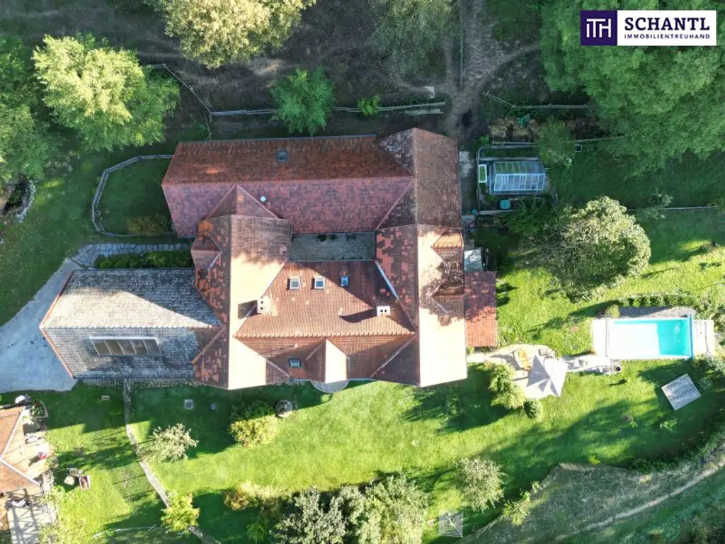 SENSATIONELLES JUWEL! Exklusiver Vierkanthof im Thermenland Steiermark – Wohnen, Reiten & Leben mit Pool und Natur!