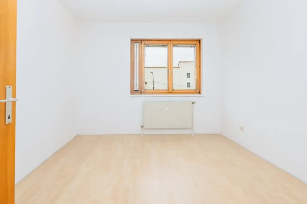 HELLE WOHNUNG MIT TG I BALKON I FAMILIENFREUNDLICH I GEPFLEGT I BADEWANNE I LICHTDURCHFLUTET I  ZENTRAL I PROJEKT WOHNEN