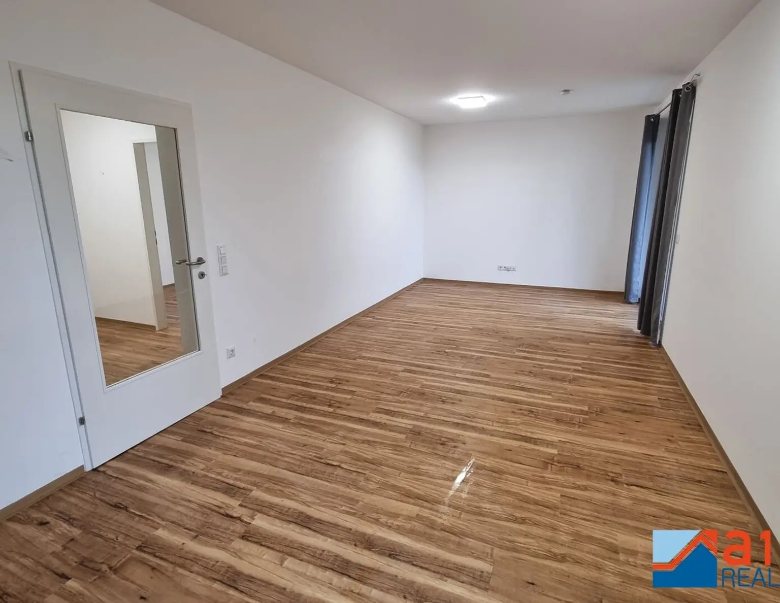 Schöne 2- Zimmerwohnung mit Balkon und Parkplatz!