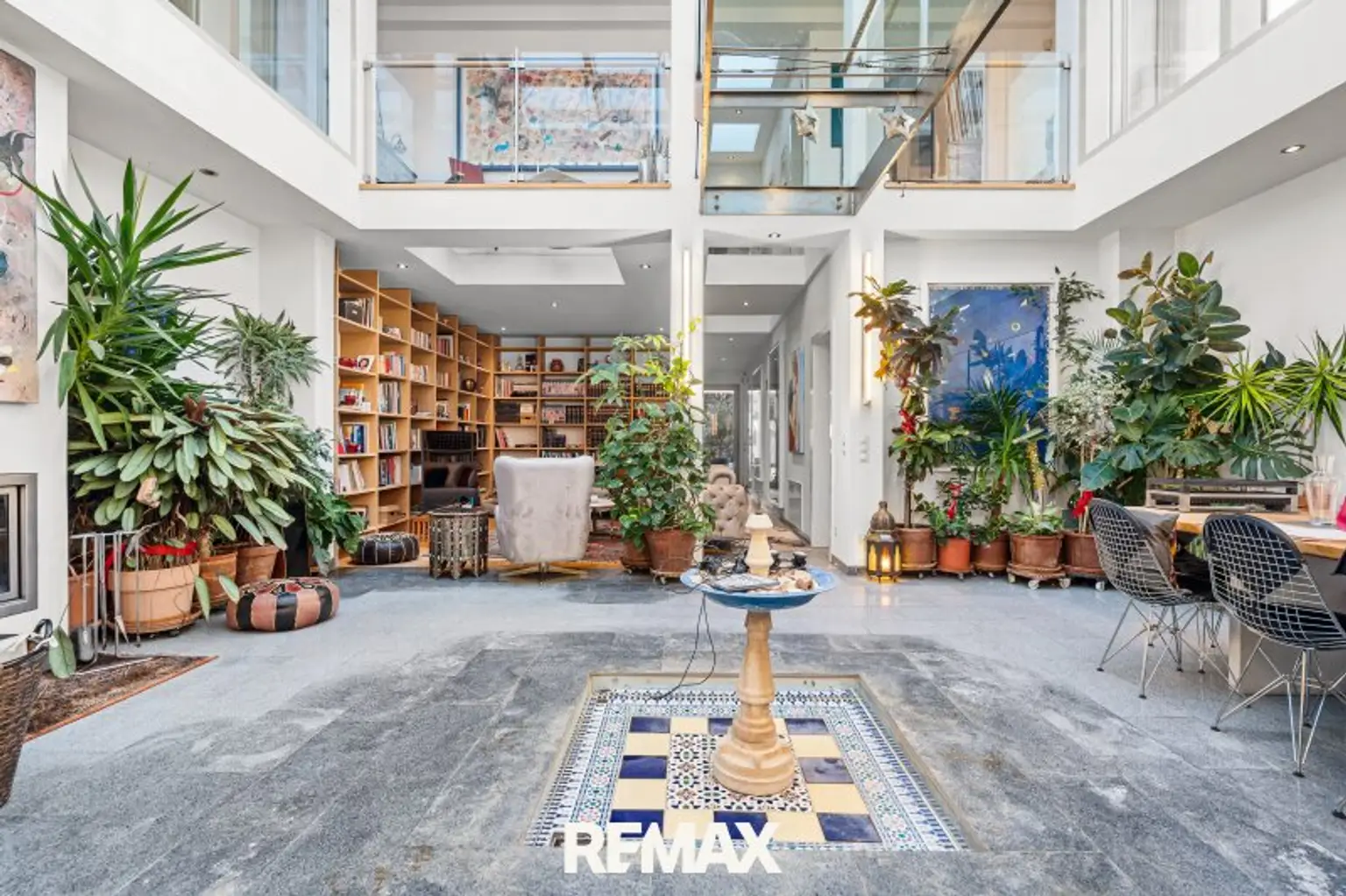 Wohnsalon-Atrium-Bibliothek