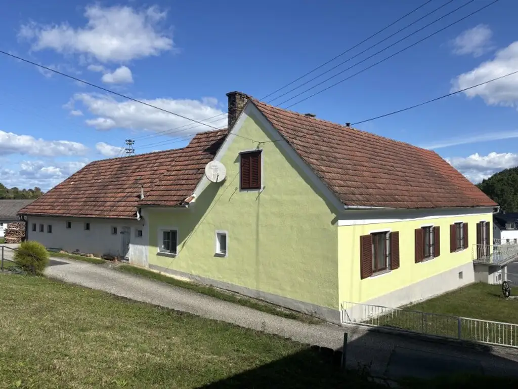 ** CHARMANTES ORIGINAL **  Olbendorf - gepflegter Vierkanthof in Ortslage mit ca. 1470 m2 Eigengrund !!