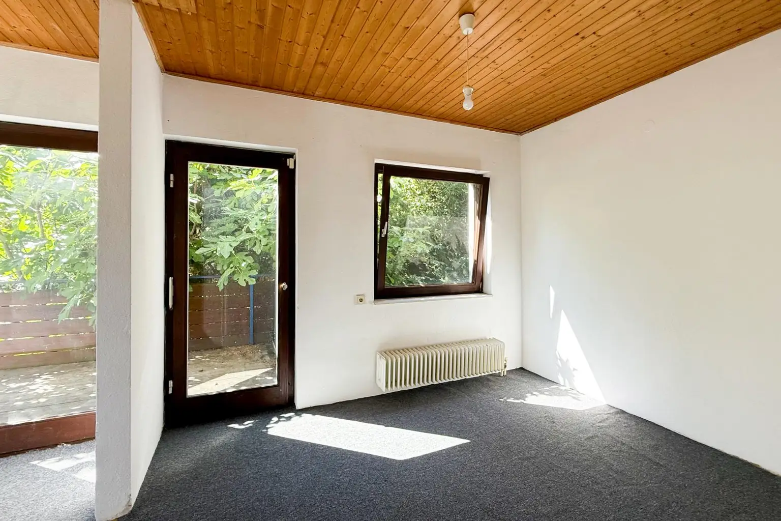 Traumhaftes Gartenparadies in Maurer BESTLAGE