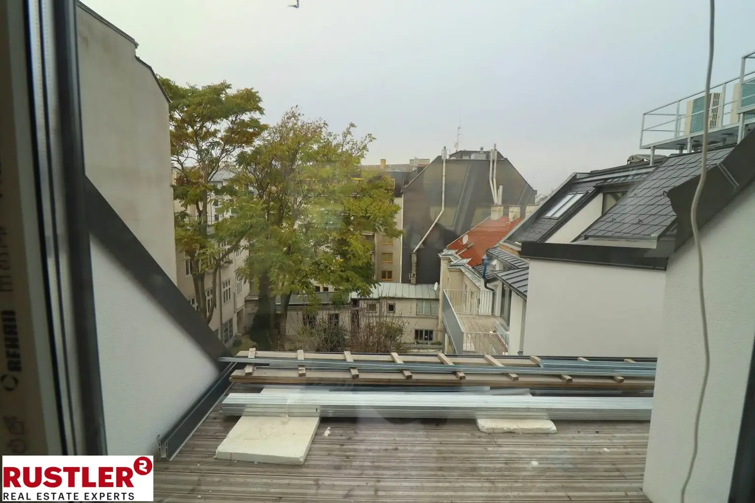 3 Zimmer - DG-Maisonette mit Terrasse - Nähe Kutschkermarkt