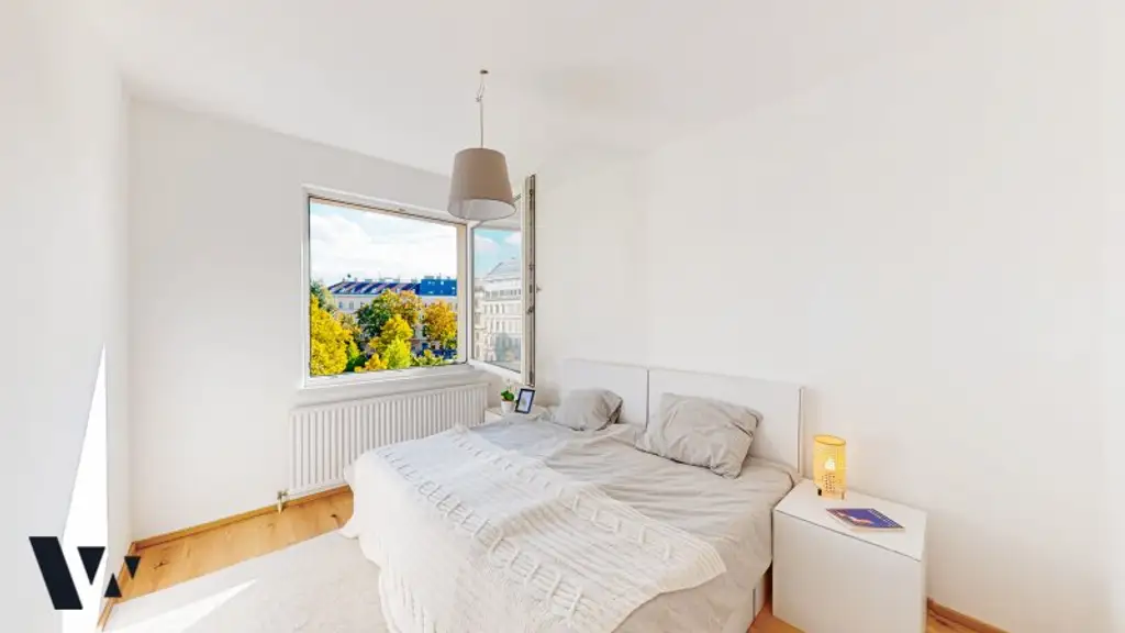 PARKBLICK AM HUNDSTURM | NEU RENOVIERTE 3-ZIMMERWOHNUNG MIT PARKPLATZ