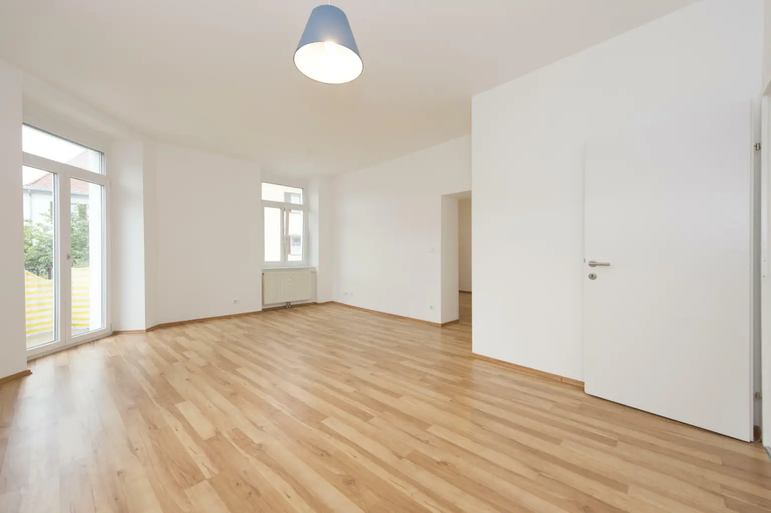 Sehr helle und moderne 2-Zimmer Wohnung mit Balkon - ab sofort verfügbar!