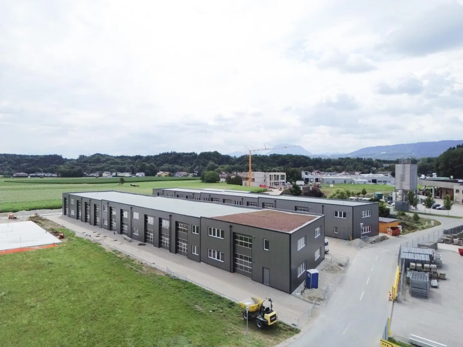 Betriebs-/ Produktions- oder Lagerhallen von 44 - 224 m² Fläche, 1A Standort ab Herbst 2025 im BUSINESS PARK REGAU (Top 14a)