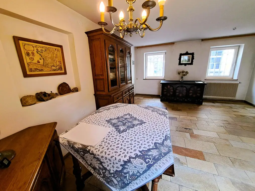 charmantes Wohnhaus mit zwei Wohneinheiten, Innenhof-Garten und Werkstatt - Steyr/Steyrdorf