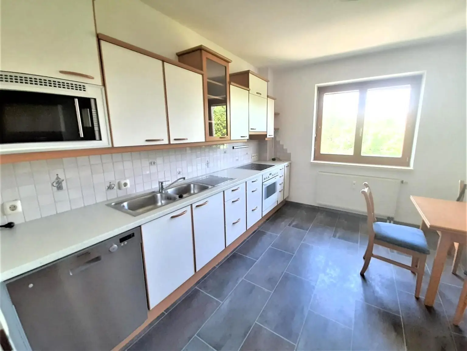 voll ausgestattete Küche