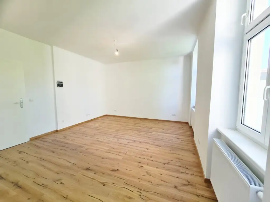 ++ ERSTBEZUG +RUHELAGE + NEUBAU BJ1982 + DACHGESCHOSSWOHNUNG Jugendstilhaus bei U4 Unter St Veit ++