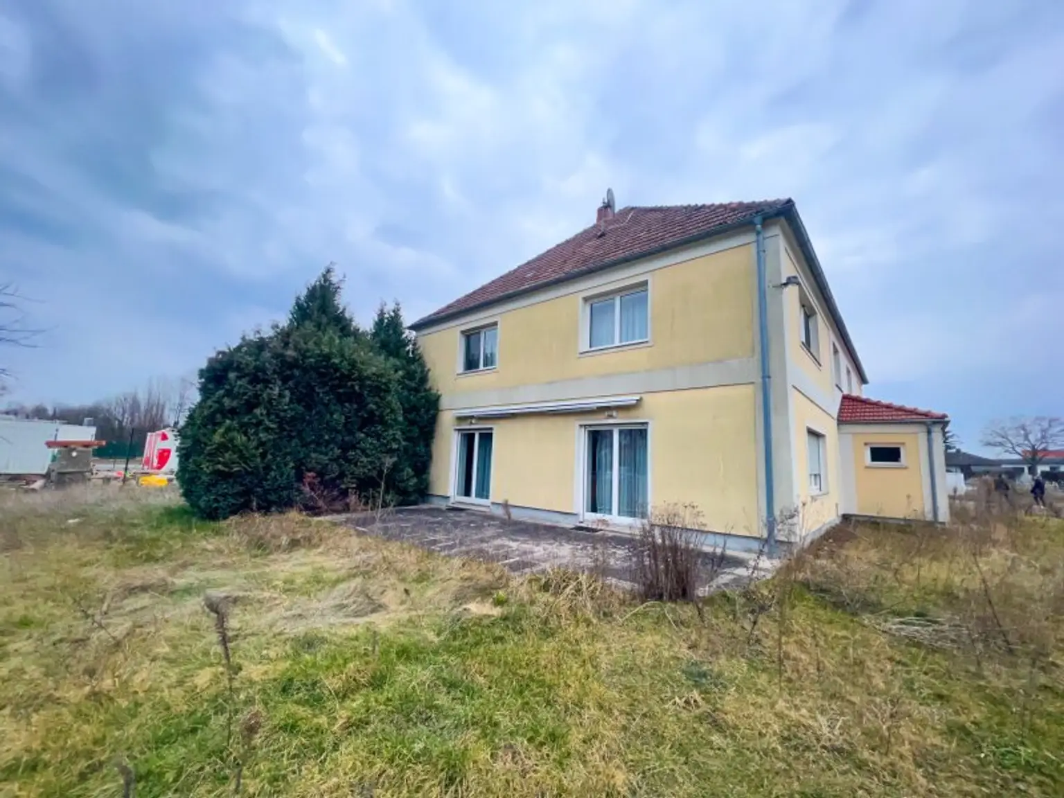 Einfamilienhaus in Pottendorf zu vermieten! Private oder gewerbliche Nutzung möglich! Arbeiterquartier!