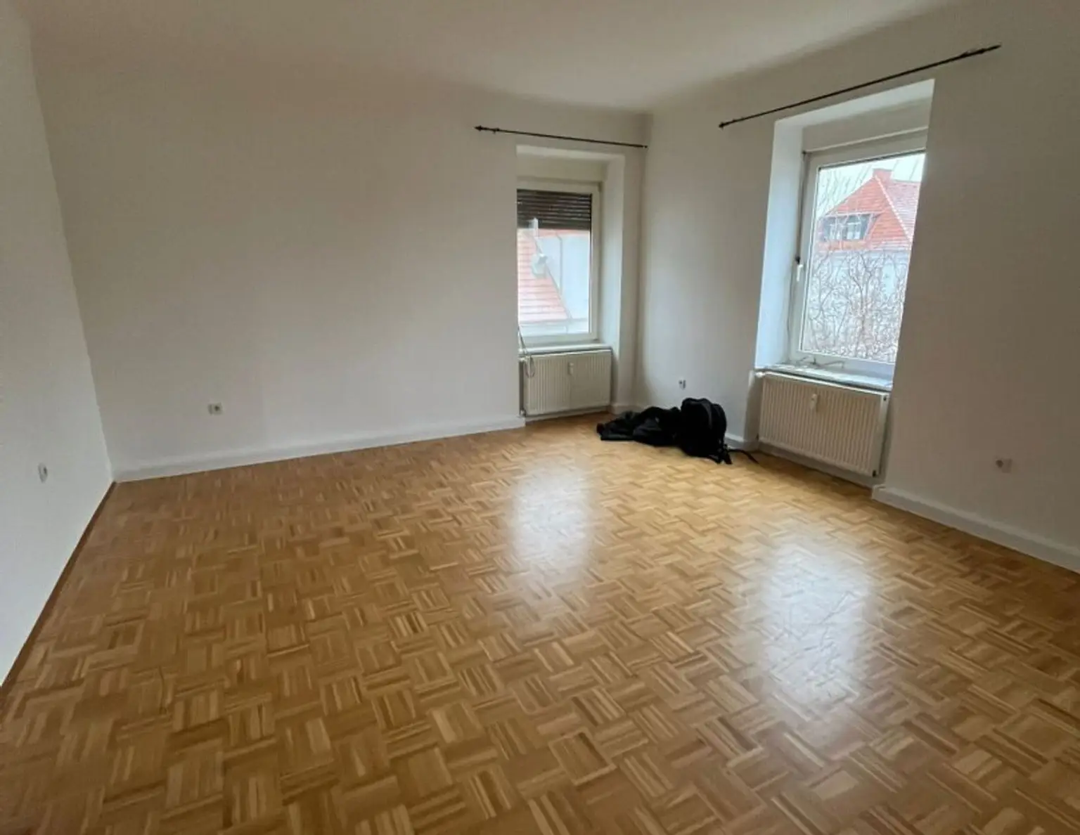 Attraktives 2,5-Zimmer-Zuhause in Kapellenstraße: Modern saniert, top angebunden, nähe Webling - zur Miete! Haustiere willkommen!
