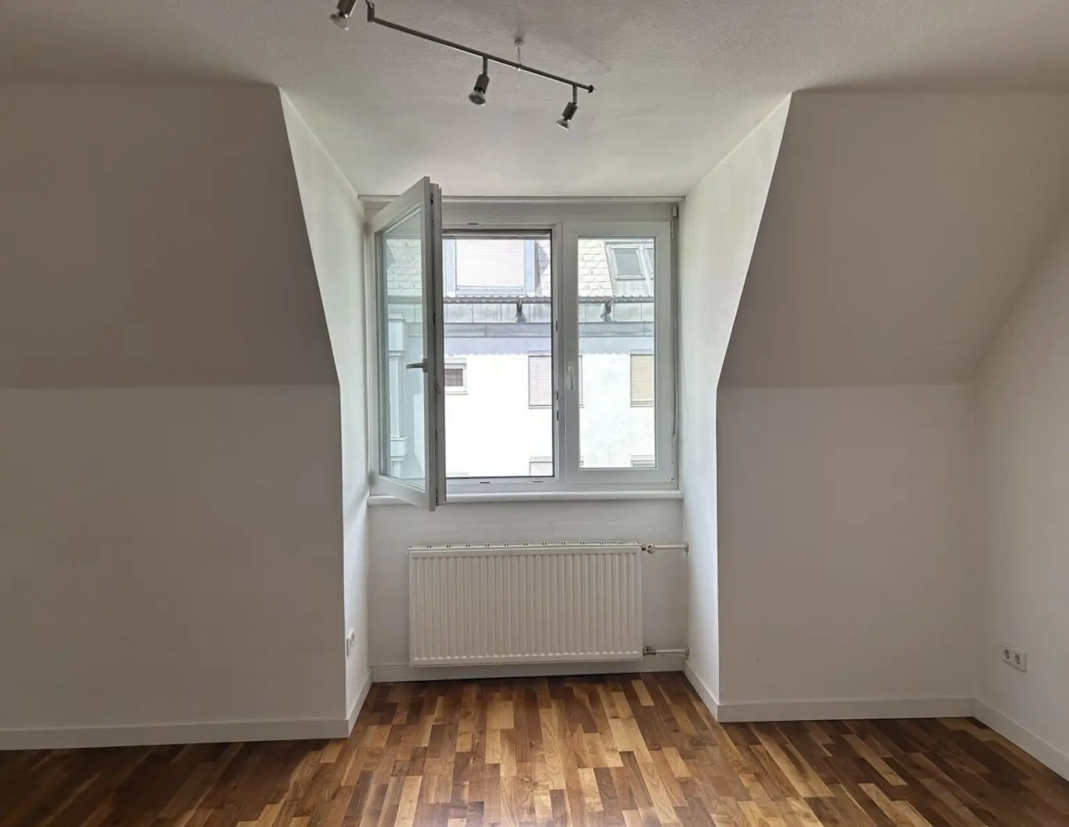 Entzückende 2 Zimmer Wohnung in ruhiger Lage - Perfekt zum Eigenbedarf oder als attraktive Investition!