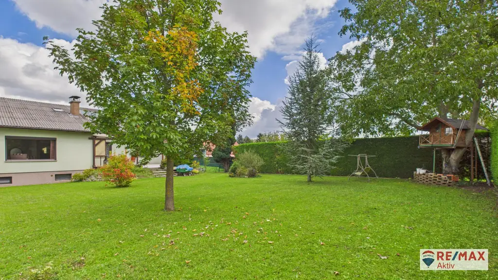 Familienfreundliches Wohnhaus mit großzügigem Garten