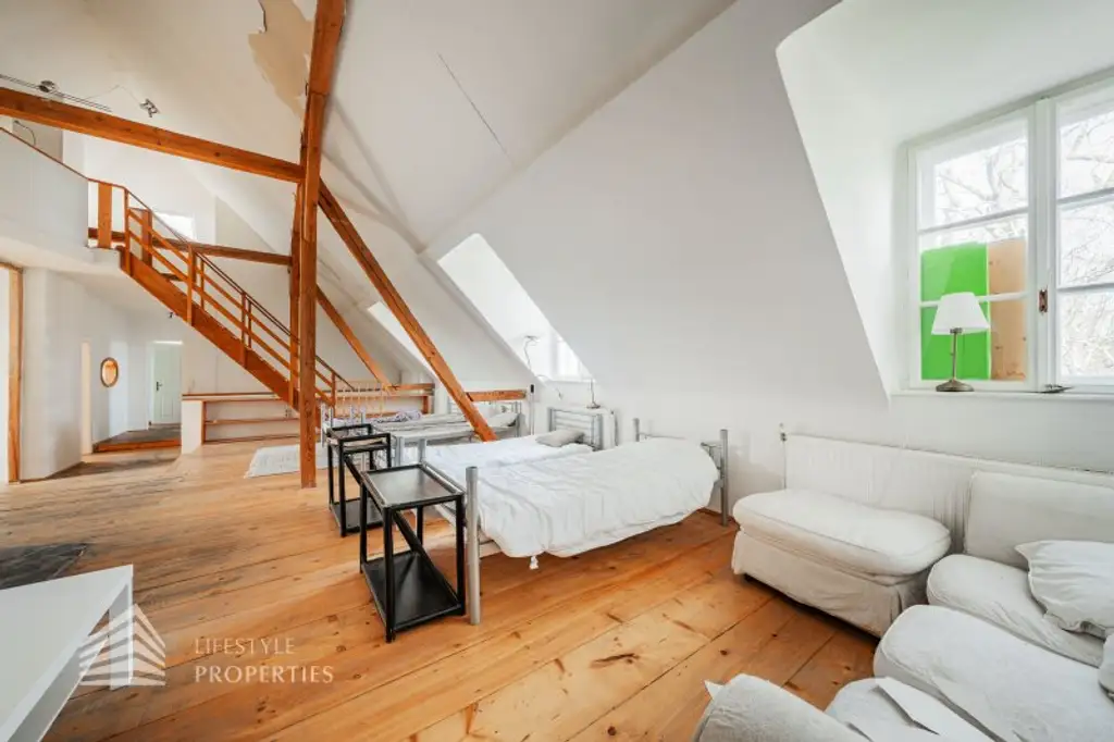 Exklusives Baugrundstück in einzigartiger Lage mit Einreichplanung!