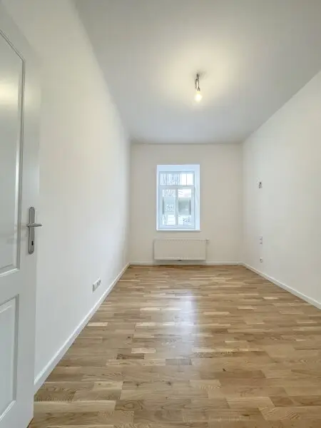 Stilvolle Altbauwohnung – Erstbezug mit modernem Komfort in zentraler Lage!