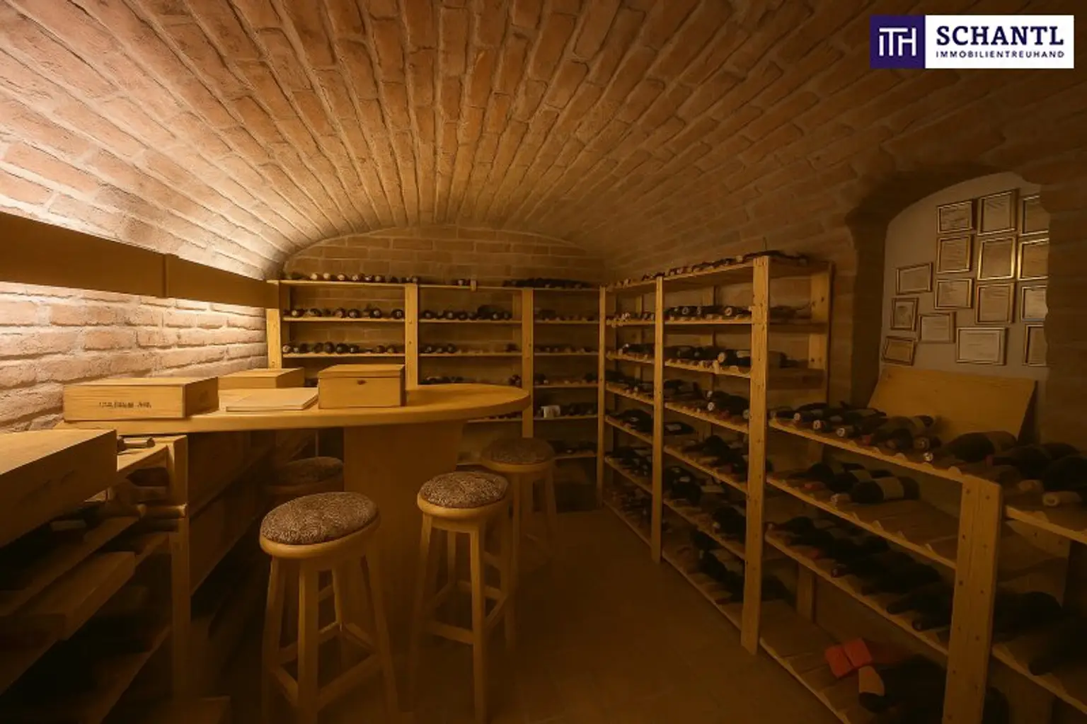 Traumhafter Bungalow mit Indoor-Pool, Weinkeller & großem Garten auf Eigengrund