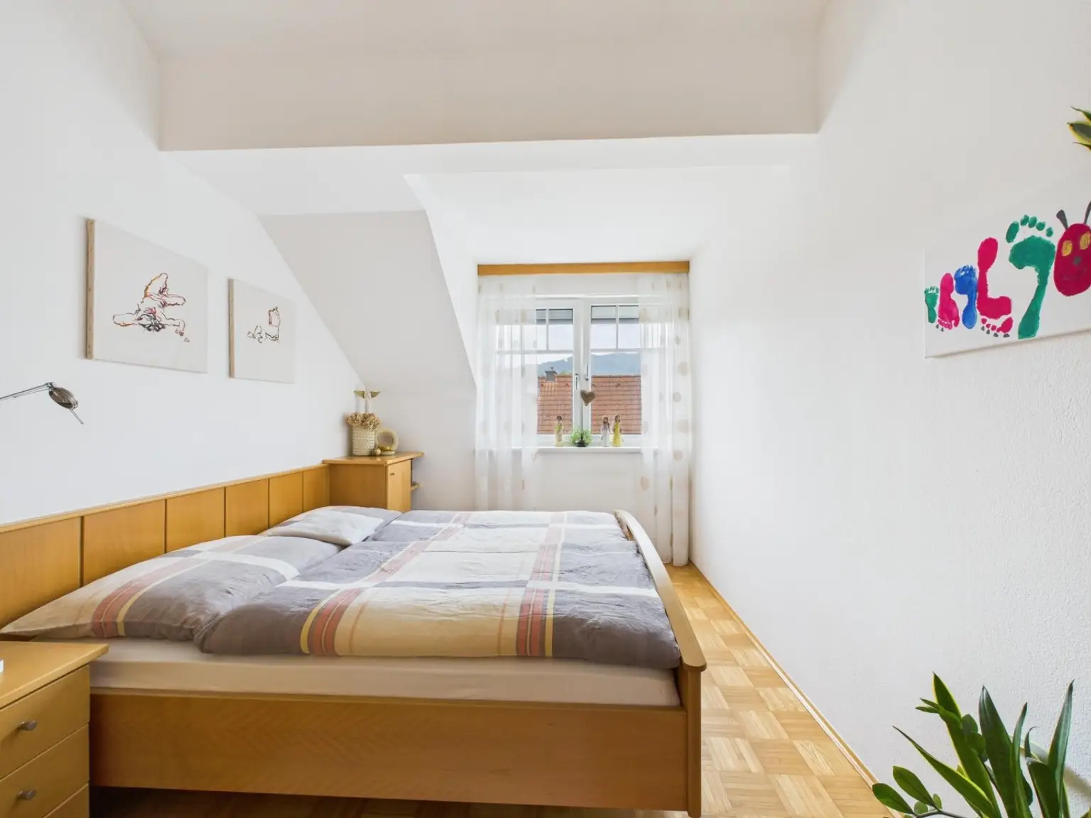 LINZ-URFAHR (Katzbach)  Mietwohnung ca.73 m² Wohnfläche, 3 Zimmer + Galerie und verglaster Loggia