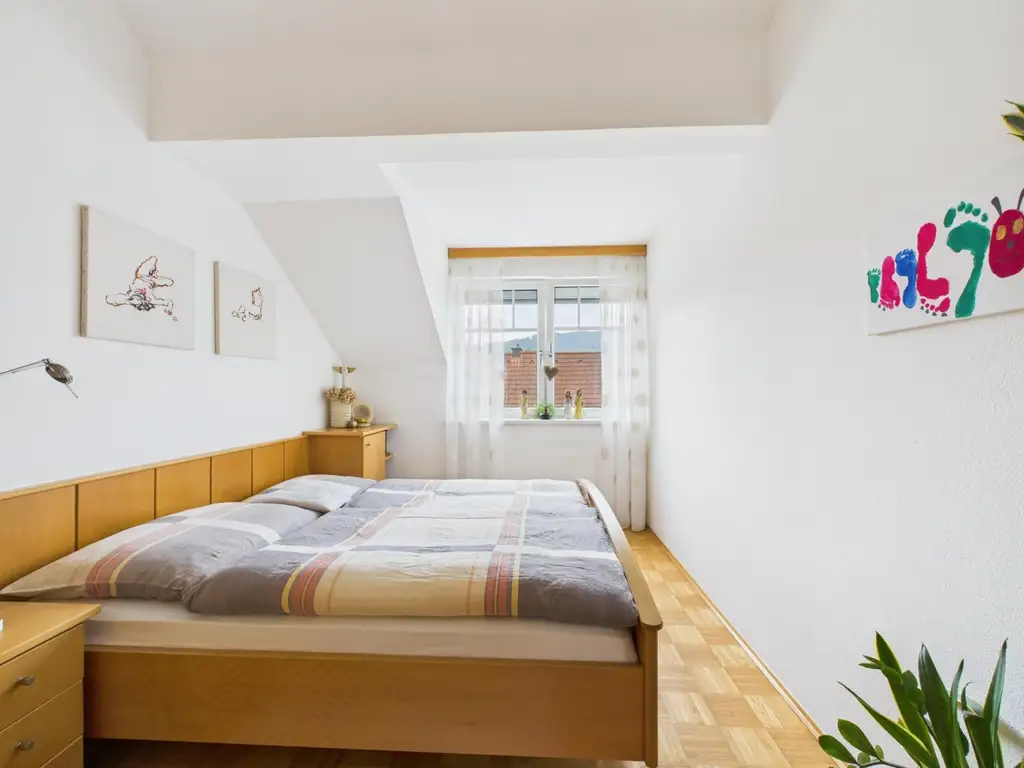 LINZ-URFAHR (Katzbach)  Mietwohnung ca.73 m² Wohnfläche, 3 Zimmer + Galerie und verglaster Loggia