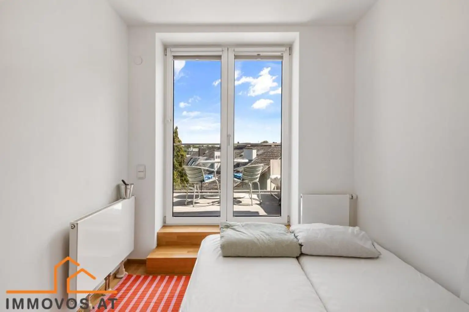2. Zimmer mit Balkonzugang