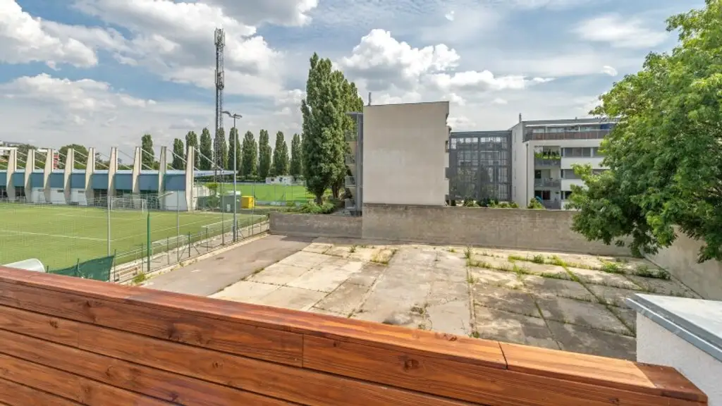 " Lagerhallen " Büroflächen " Freiflächen " UNBEFRISTET "