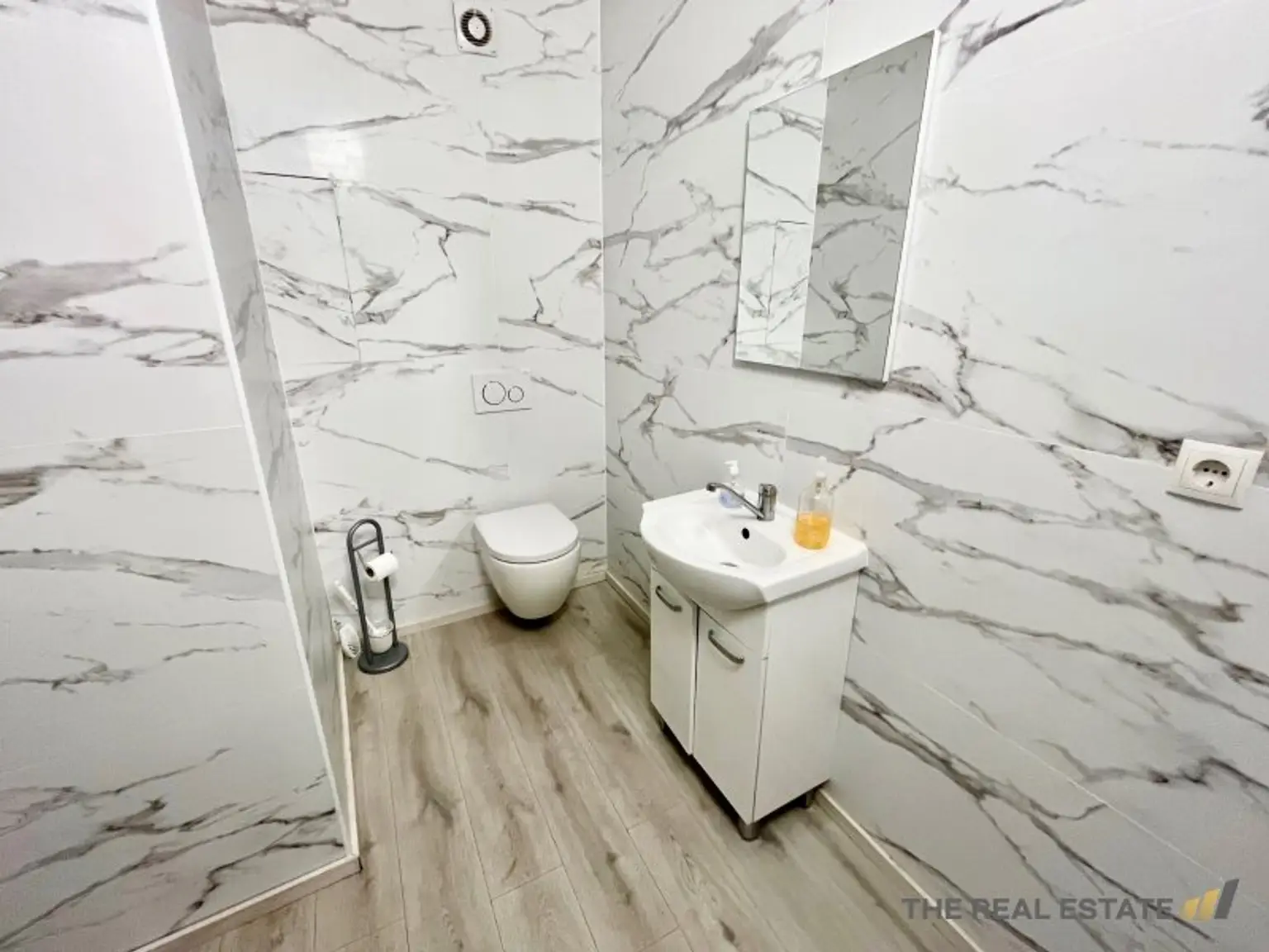 GESCHÄFTSKOKAL/BÜRO/PRAXIS/ATELIER NAHE PALAIS COBURG