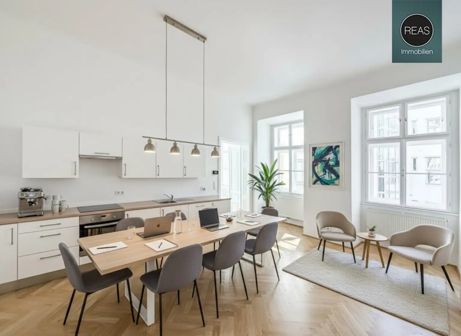 BÜRO in historischem Denkmal-Haus in Toplage der Innenstadt!