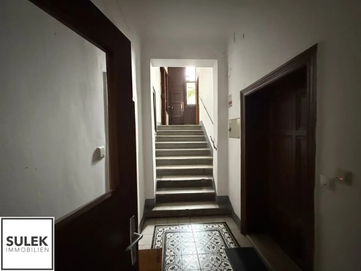 Geräumige 2-Zimmer-Wohnung mit Potenzial auf der Mariahilfer Straße 187 (sanierungsbedürftig)  **VIDEOTOUR**