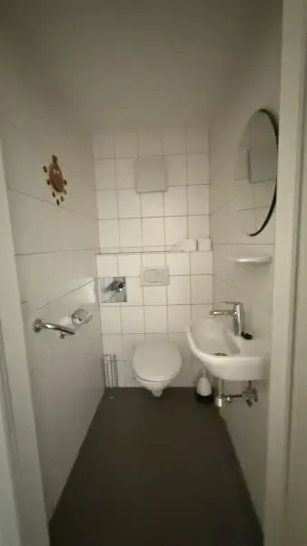 Nahe Schönbrunn: 2-Zimmer-Wohnung mit Balkon und Wintergarten, sowie ein opt. Stellplatz!