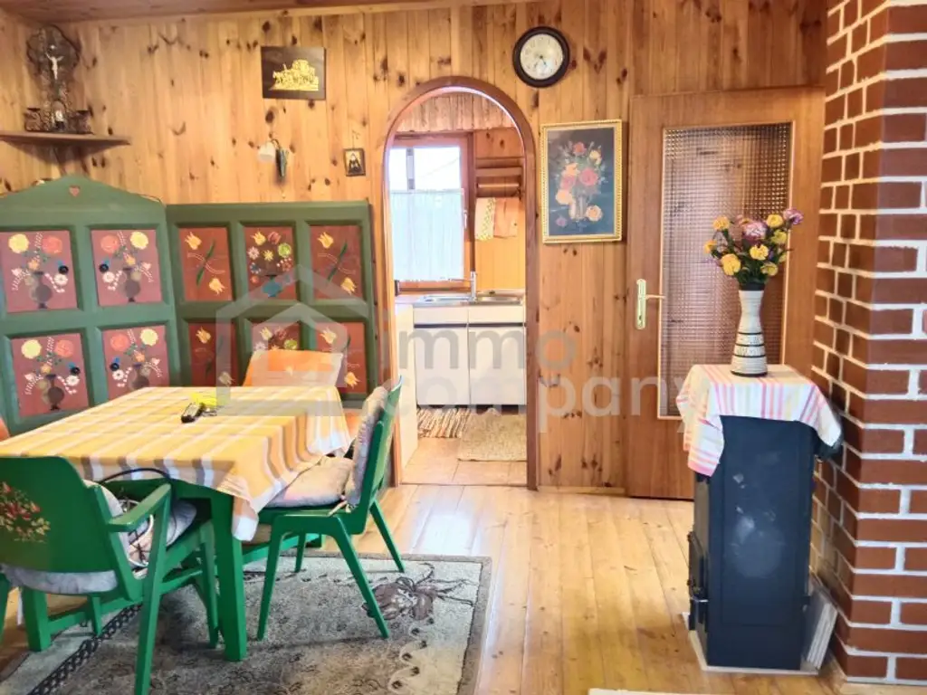 Keines Haus mit großem Garten - Nur einen Steinwurf vom Wasser entfernt