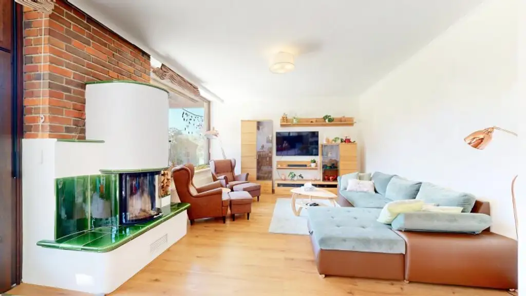 Entzückendes Einfamilienhaus mit großem Garten | 4 Zimmer | Terrasse und Balkon | Kamin