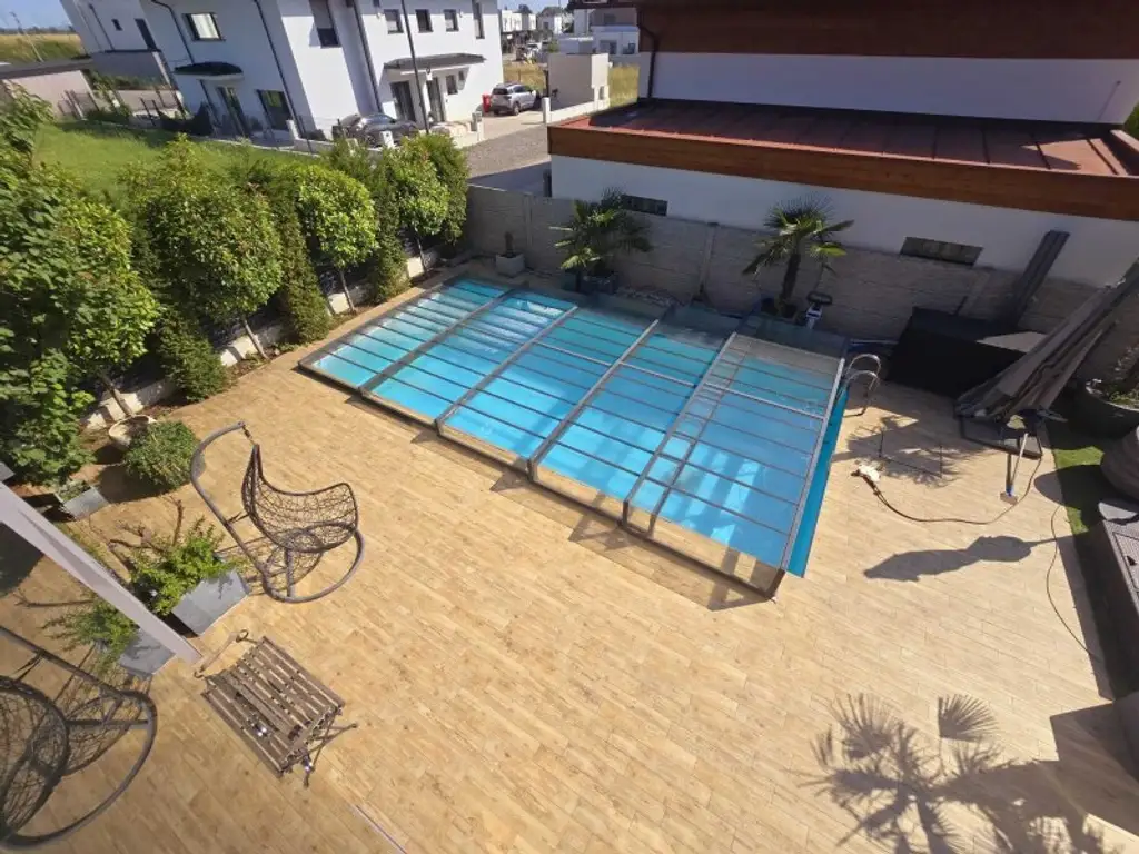 Traumhaft LUXURIÖS AUSGESSTATTETES SMART EFH in Leopoldsdorf: Wfl. 196m², 6 Zimmer, Balkon & Terrasse! + PHOTOVOLTAIK ANLAGE mit STROMSPEICHER + beheizter POOL  + GARAGE + GRILLPLATZ +