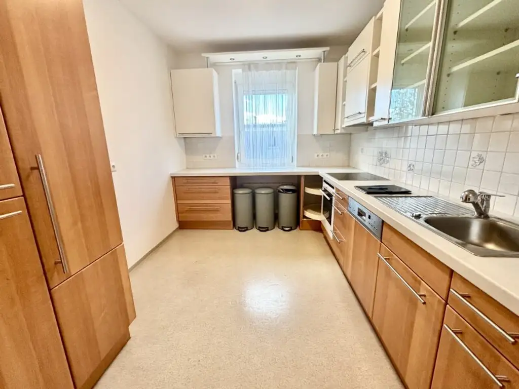 Helle 3-Zimmer-Wohnung mit Loggia in ruhiger Lage – Neusiedl am See